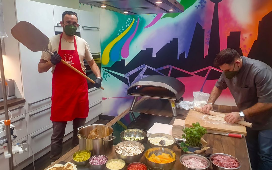 Selbstgemachte Pizza auf der Kinderstation