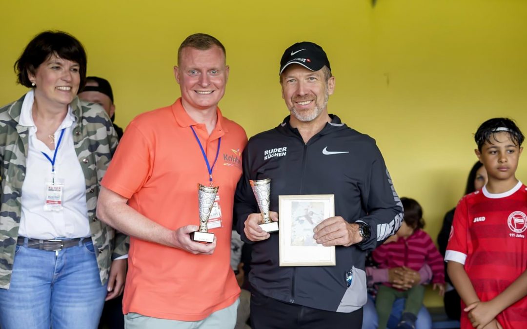 Ein Benefiz Fullballturnier das einem Volksfest glich