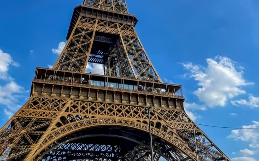 Eine Reise nach Paris für Amelie und ihre beste Freundin