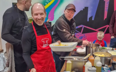 Joey Kelly kam zu Besuch zum Kochen auf der Kinderkrebsstation