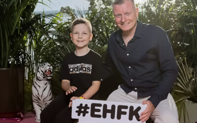 Robert und Collin im Austausch mit „Ein Herz für Kinder“ für den Kolibri Motorik Park