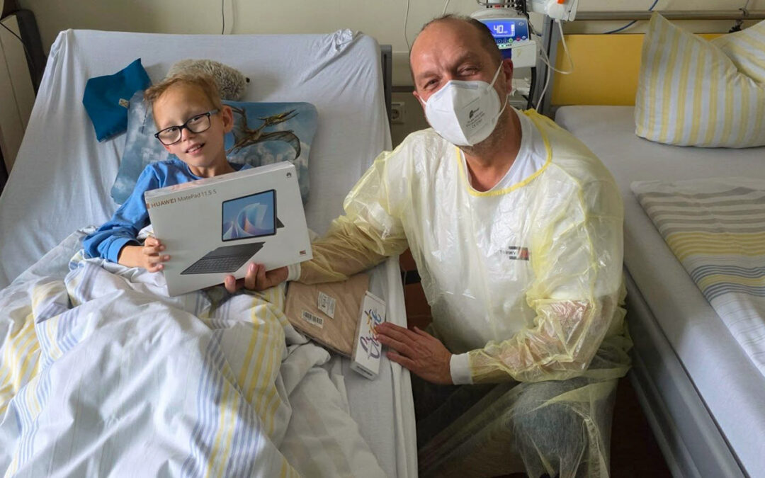 Ein eigenes Tablet – Herzenswunscherfüllung für die 10-jährige Pia