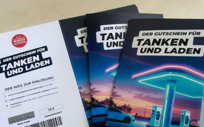 Wir haben Tankgutscheine für Familien an den Sozialdienst übergeben