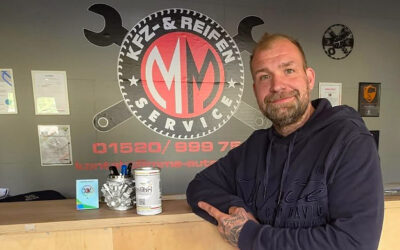 Marc organisiert einen Fahrzeug-Check für den Guten Zweck