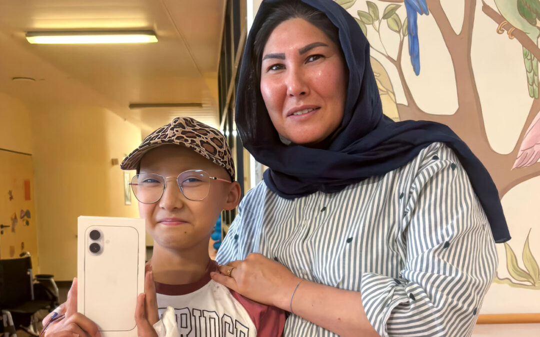Ein kleiner Wunsch, eine große Freude: Mahsa bekommt ein iPhone